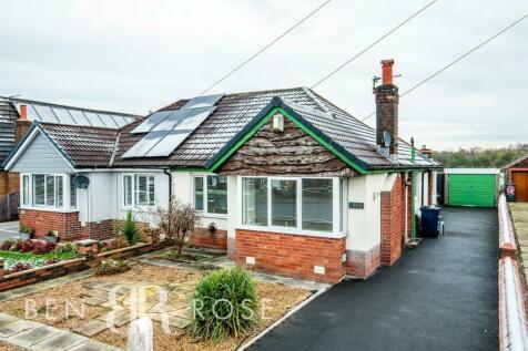 2 bedroom semi-detached bungalow for sale