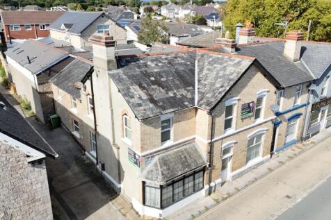 10 bedroom semi-detached house for sale