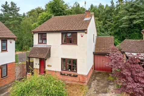 Micheldever Way, Berkshire RG12 4 bed detached house for sale