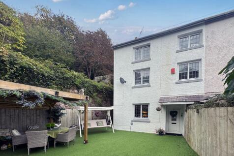 4 bedroom semi-detached house for sale