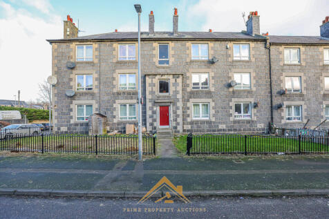 3 bedroom flat for sale