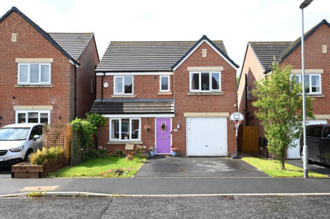Halifax Drive, Lancashire PR7 4 bed detached house for sale