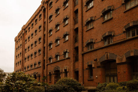 East Float Quay, Dock Road... 2 bed apartment for sale
