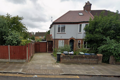 Green Street, London EN3 4 bed flat for sale