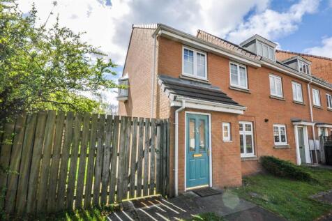 3 bedroom end of terrace house for sale