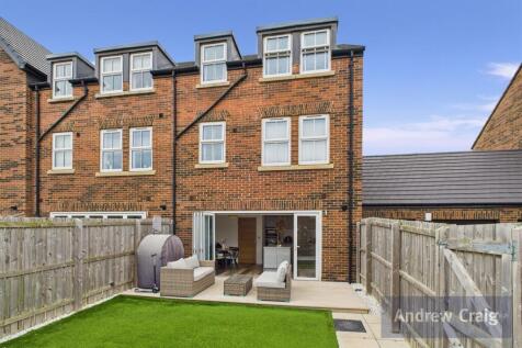 6 bedroom town house for sale