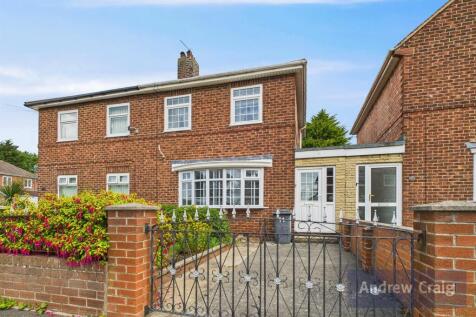 3 bedroom semi-detached house for sale
