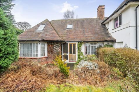 4 bedroom terraced bungalow for sale