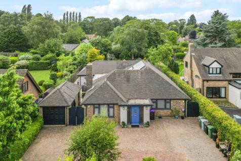 4 bedroom detached bungalow for sale