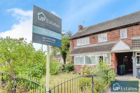 4 bedroom end of terrace house for sale