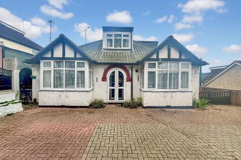 Selsdon CR2 3 bed detached bungalow for sale
