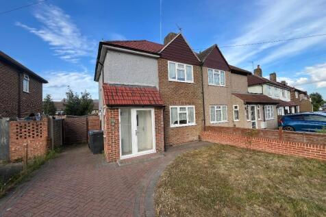 Overbury Crescent, New Addington... 2 bed semi