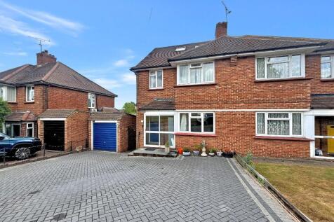 4 bedroom semi-detached house for sale