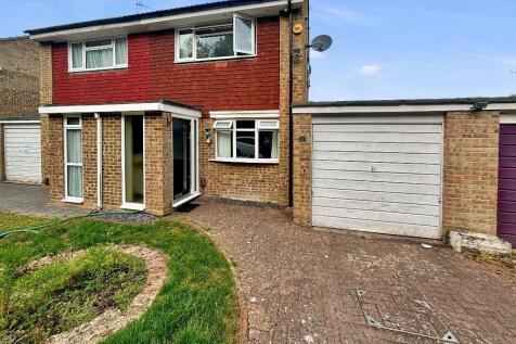2 bedroom semi-detached house for sale