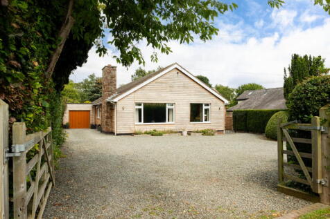 4 bedroom detached bungalow for sale