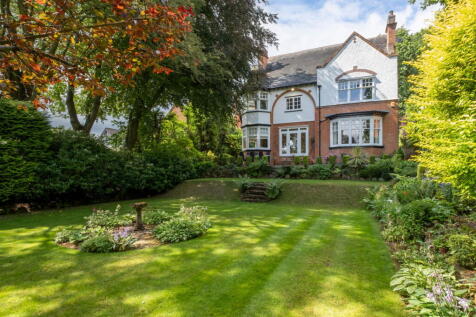 6 bedroom detached house for sale