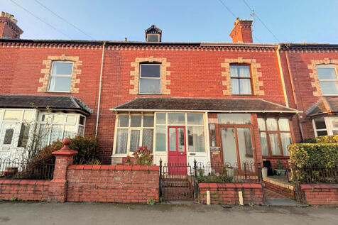 4 bedroom terraced house for sale