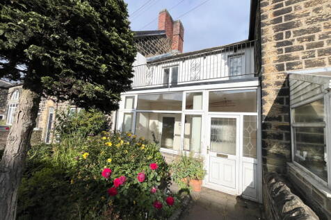 High Street, Penistone 2 bed terraced house for sale