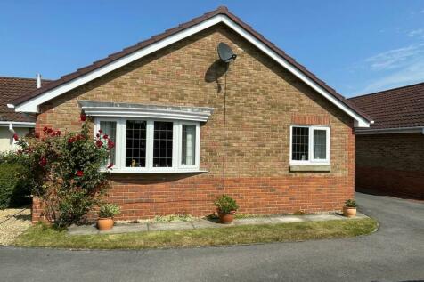 2 bedroom detached bungalow for sale