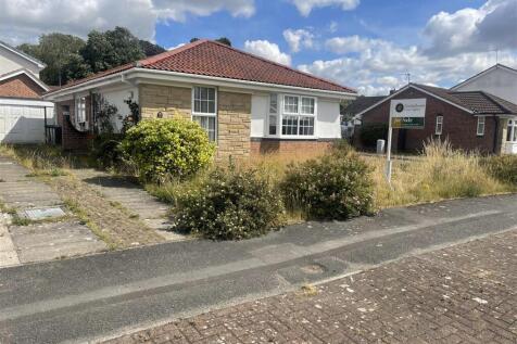 24 Fernwood Close, Brompton 3 bed detached bungalow for sale