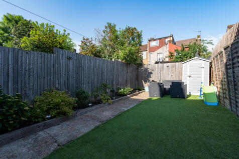 London SE25 2 bed terraced house for sale