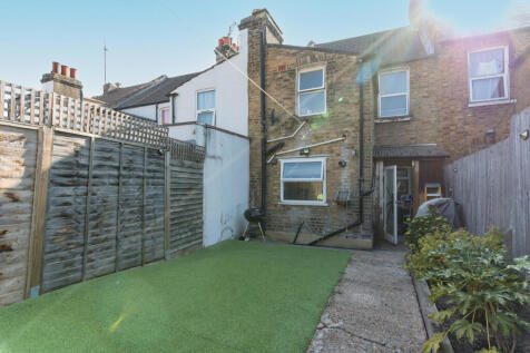 London SE25 2 bed terraced house for sale