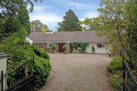 6 bedroom detached bungalow for sale