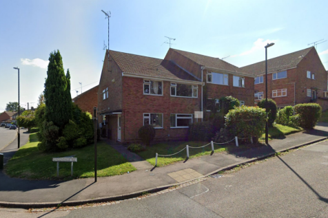 2 bedroom maisonette for sale