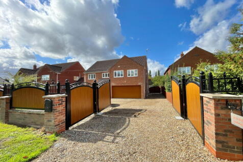 Jaylex Lodge, High Road, Guyhirn 5 bed detached house for sale