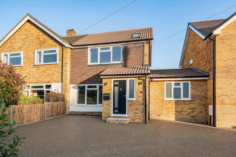 Fairlands Avenue, Fairlands... 3 bed semi