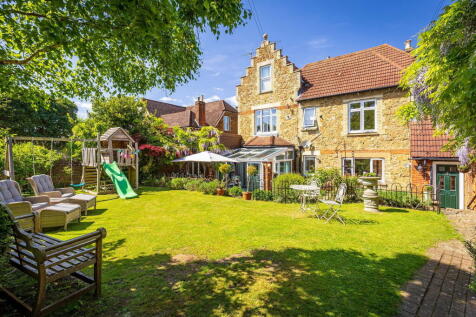 Sydney Place, Guildford, GU1 3 bed maisonette for sale