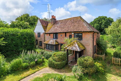 Rickford, Worplesdon, Guildford, GU3 3PJ 3 bed detached house for sale