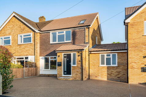 3 bedroom semi-detached house for sale