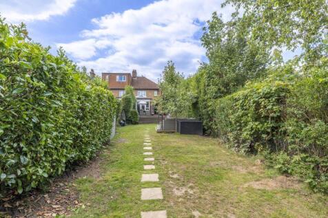 4 bedroom semi-detached house for sale