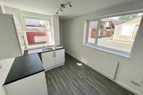 Blyth NE24 2 bed end of terrace house for sale