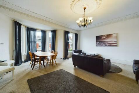 4 bedroom flat for sale