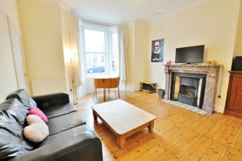 3 bedroom flat for sale