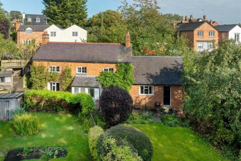 Banbury Street, Kineton, Warwick 3 bed detached house for sale