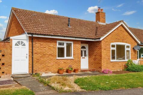 2 bedroom semi-detached bungalow for sale