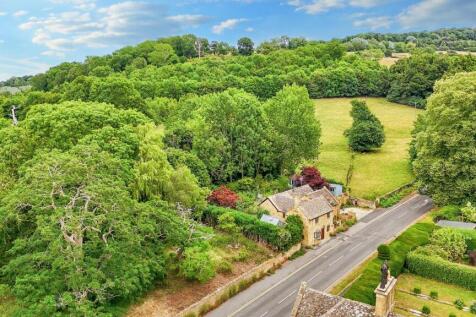 High Street, Broadway 3 bed detached house for sale