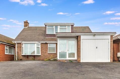 Scotts Green Close, Dudley 3 bed detached bungalow for sale