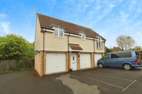 Piernik Close, Swindon, SN25 2 bed coach house for sale