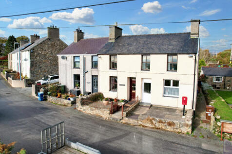 Fron Goch, Pencaenewydd 3 bed house for sale