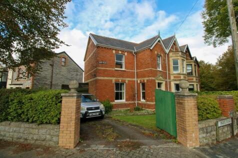 5 bedroom semi-detached house for sale