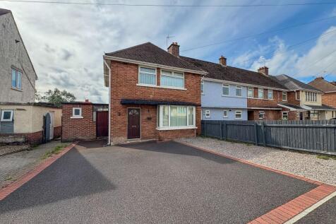 3 bedroom end of terrace house for sale