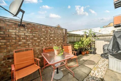 Redwood House, Thornton Heath, CR7 1 bed flat for sale