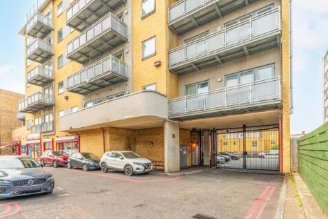 London Road, Thornton Heath, CR7 1 bed flat for sale