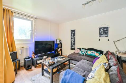 Roland Way, Elephant and Castle... 1 bed flat for sale