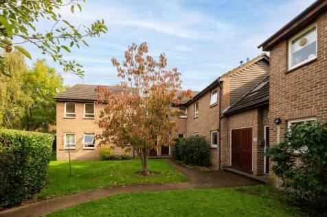 Studio flat for sale