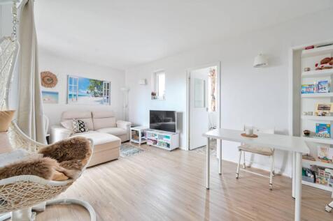 Portland Street, Elephant and Castle... 1 bed flat for sale